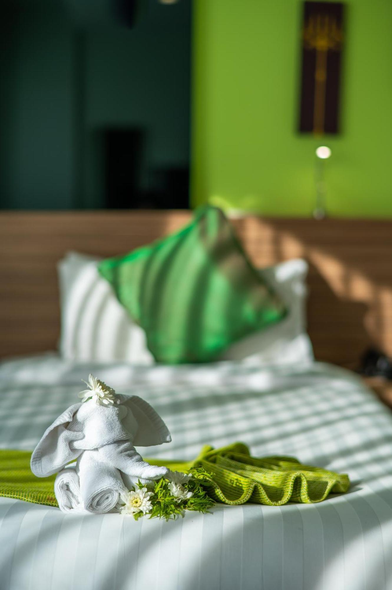 The Lantern Resorts Patong - Sha Extra Plus Ngoại thất bức ảnh