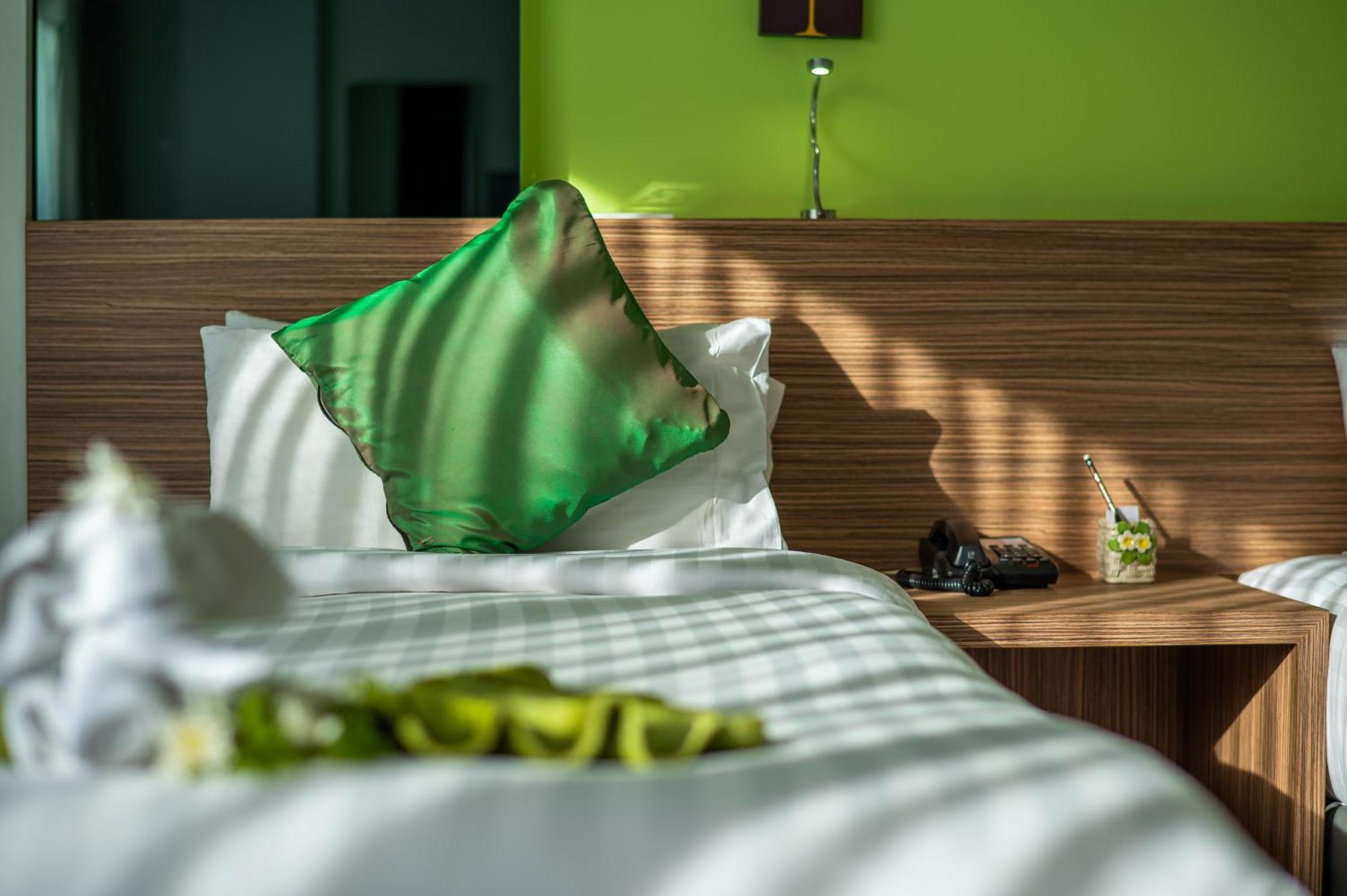 The Lantern Resorts Patong - Sha Extra Plus Ngoại thất bức ảnh